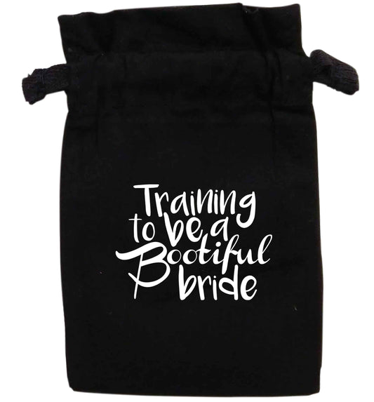Training to be a bootifull bride | XS - L | Pouch / Drawstring bag / Sack | Organic Cotton | Bulk discounts available!