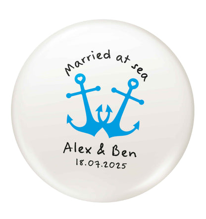 Married at sea blue anchors small 25mm Pin badge