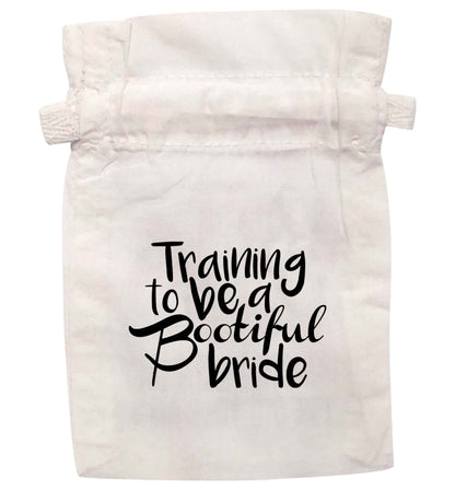 Training to be a bootifull bride | XS - L | Pouch / Drawstring bag / Sack | Organic Cotton | Bulk discounts available!