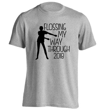 Flossing my way through 2018 adults unisex grey Tshirt 2XL