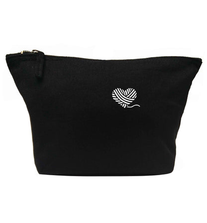 Knitted heart pocket | makeup / wash bag